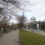 Sherwood. Přijedete do Prahy, historické metropole a perly UNESCO – a uvítá vás ušmudlaný parčík | Zdroj: IPR